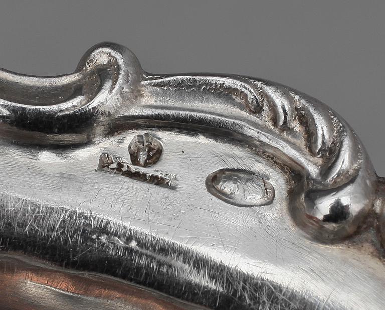 RAM SAMT SKÅL, silver, Ryssland, 1800-talets slut. Tot vikt ca 140 g.