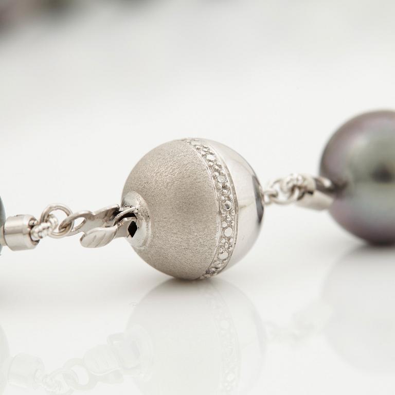 PÄRLCOLLIER.