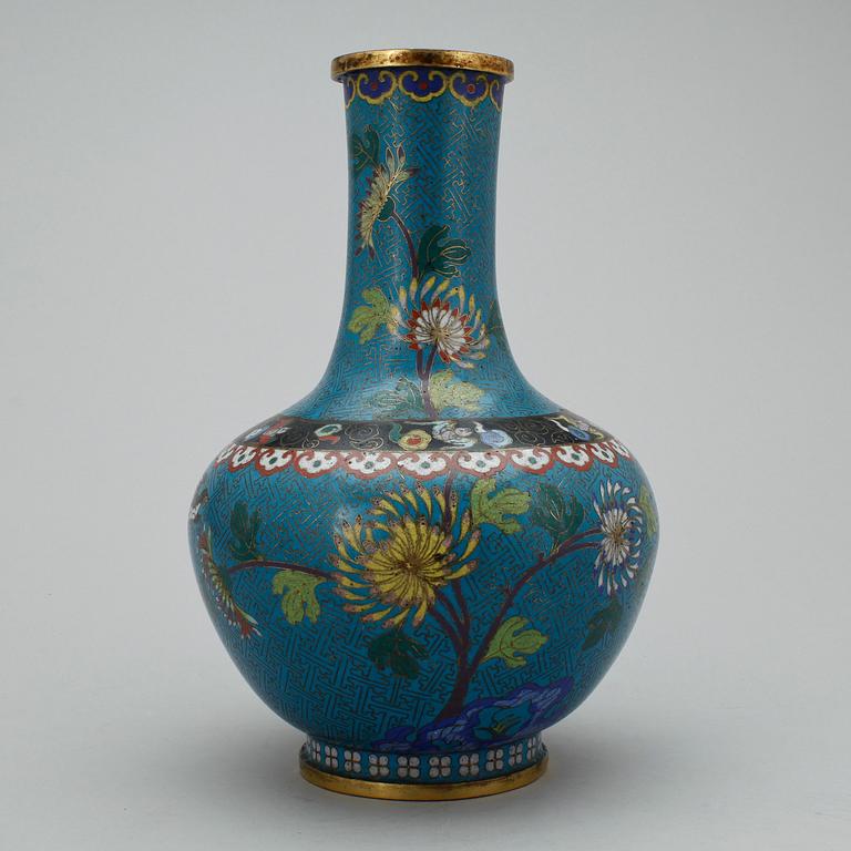 VAS, cloisonne, Kina 1800-tal.