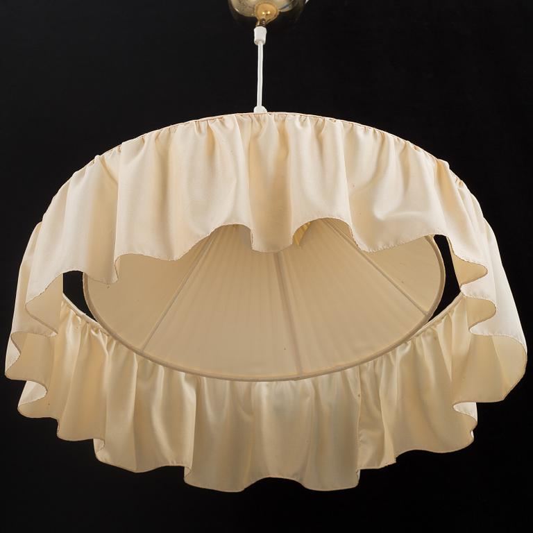 JOSEF FRANK, TAKLAMPA, modell 2560, Firma Svenskt Tenn, 1900-talets andra hälft. Höjd ca 31 cm.