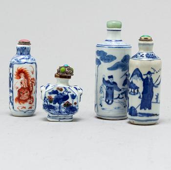 Eight Chinese blue and white porcelain snuff bottles, 20th century.