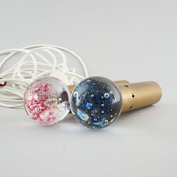 TAKLAMPOR/FÖNSTERLAMPOR, ett par, 1900-talets andra hälft.