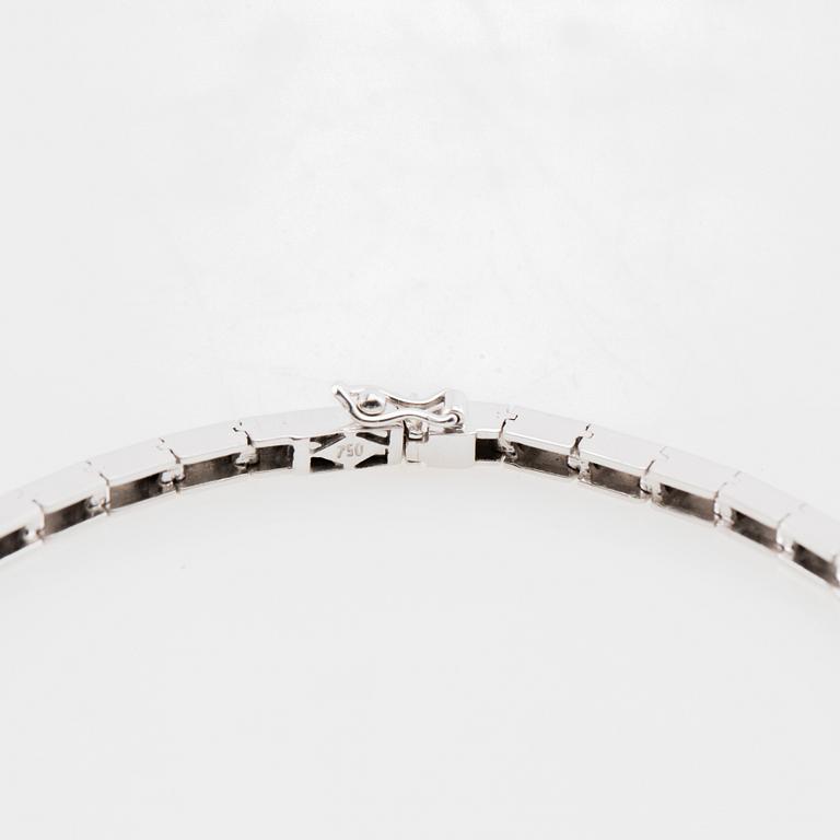Armband 18K vitguld med runda briljantslipade diamanter.