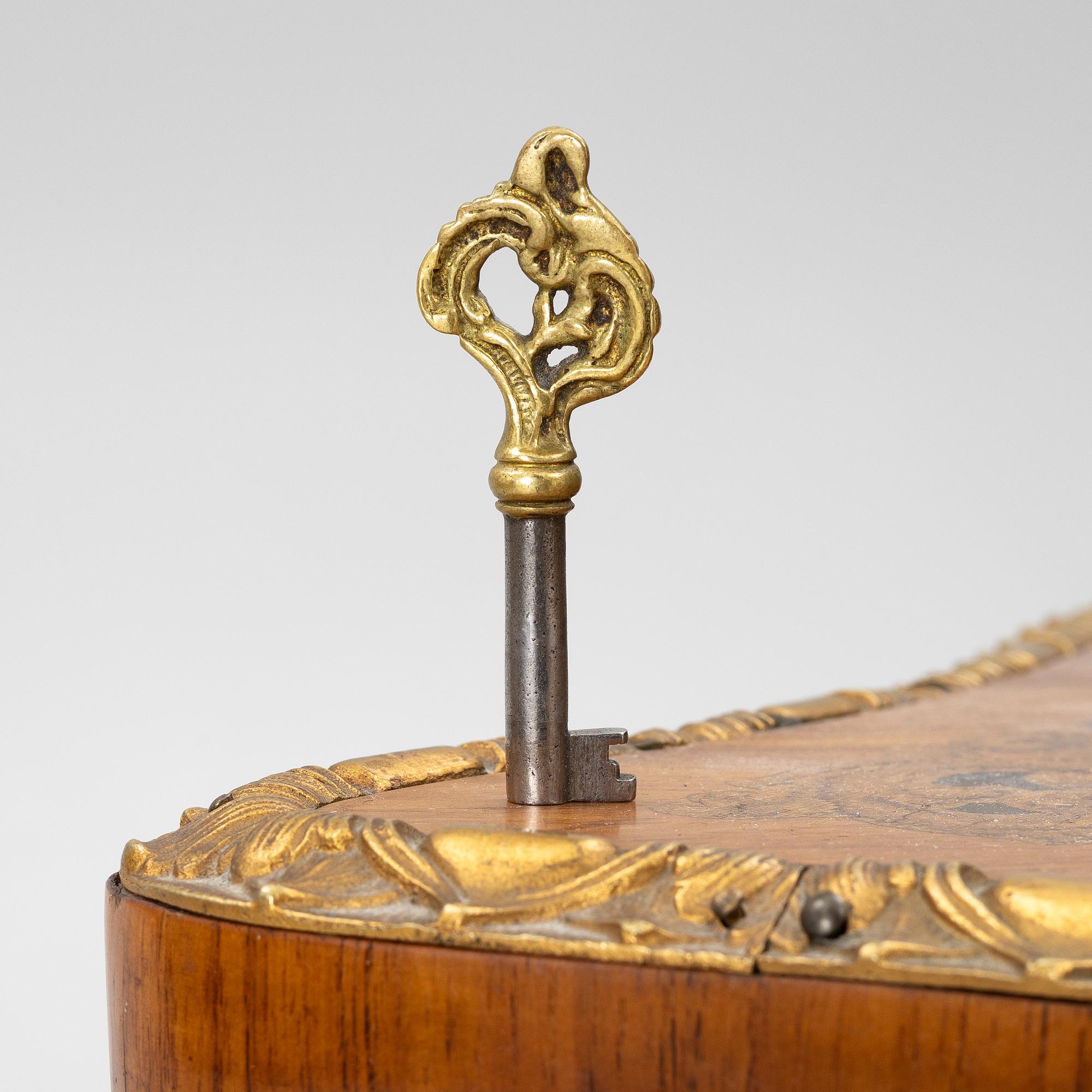 Sewing table, Louis XV style, early 20th century.