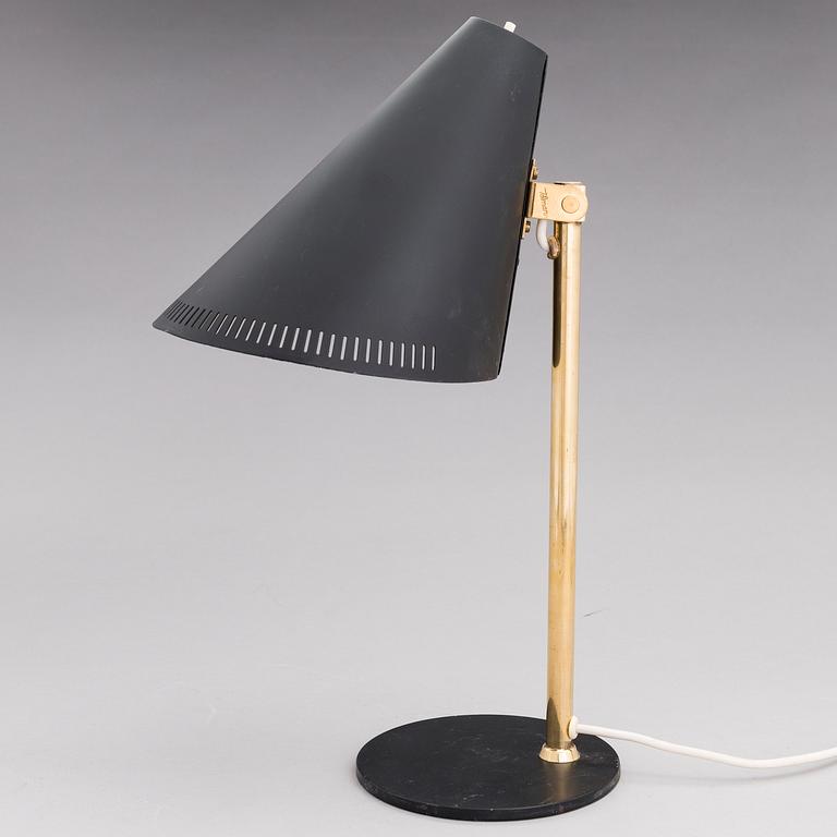 PAAVO TYNELL, BORDSLAMPA, modell H5-7. Idman 1900-talets mitt.