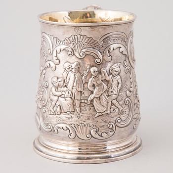 A ENGLISH TANKARD, silver, London 1772.