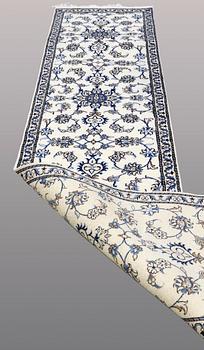 A RUNNER, Nain part silk, ca 385 x 80 cm.