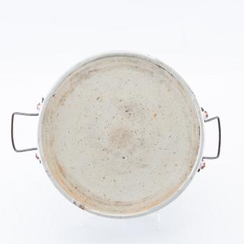 Tureen with lid, China 20th century.