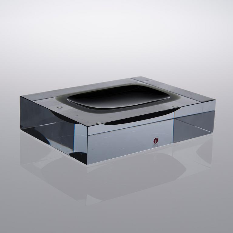 HARRI KOSKINEN, ART GLASS, "Alue", signed Harri Koskinen, Iittala 2000 5/30.