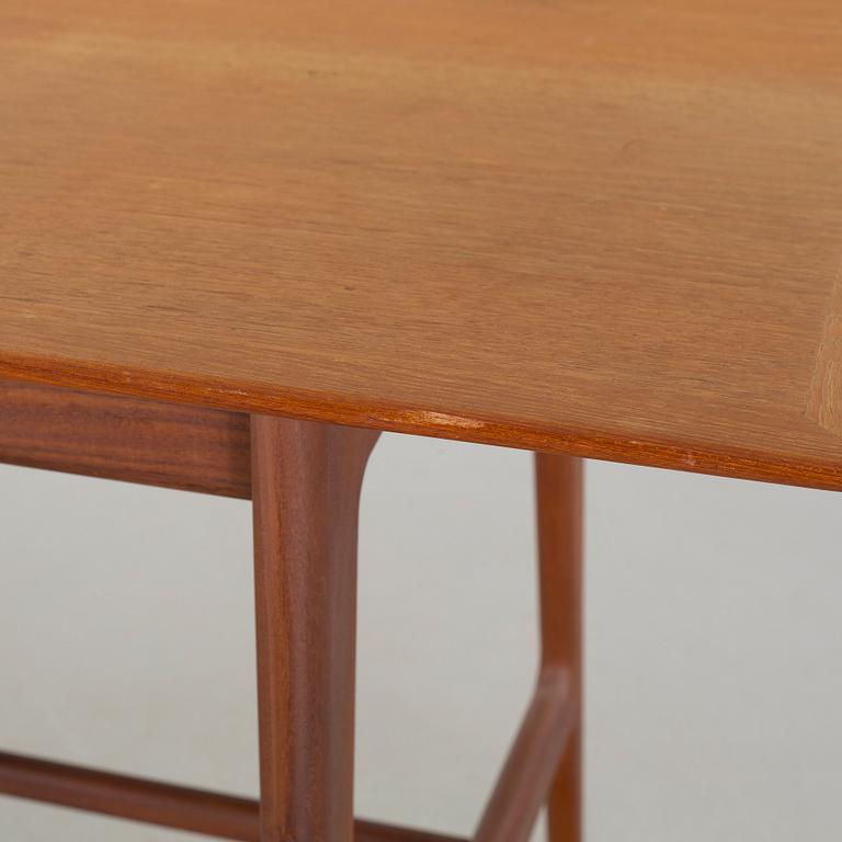 A writing desk, designed by Arne Vodder for Vamo Møbelfabrik, third quarter of the 20th century.
