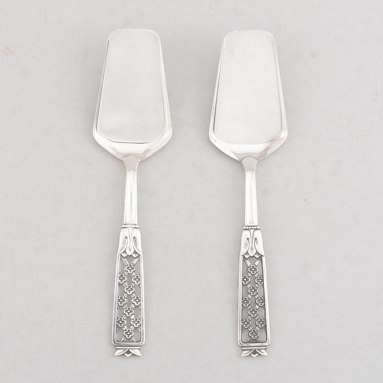 A Pair of Silver Servers, model Prinsess, Cesons Guldvaru AB, Gothenburg 1965-1987.