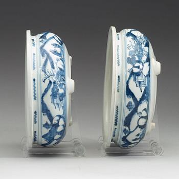 Two blue and white censers, Qing dynasty, 18th century.