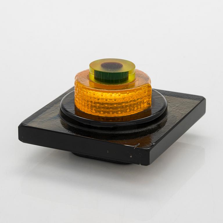 Markku Salo, veistos, "Kortteli", signeerattu Markku Salo Nuutajärvi 1995.