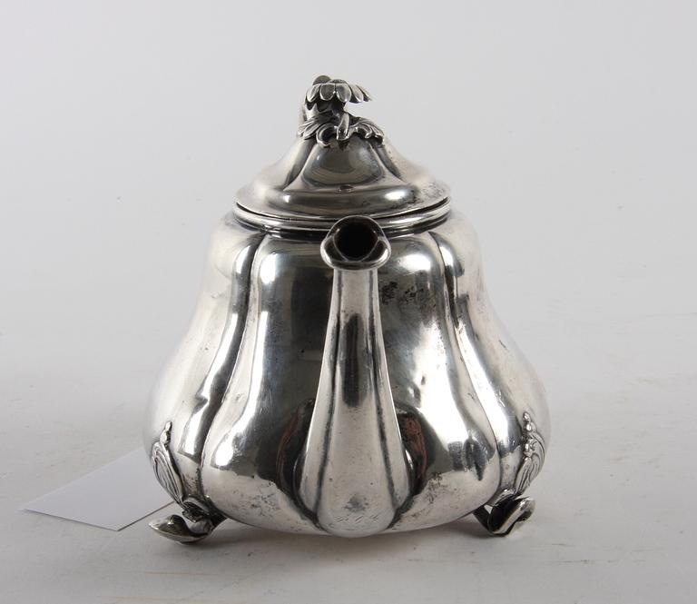 TEKANNA, silver, J C Thorning, Köpenhamn 1855, nyrokoko.