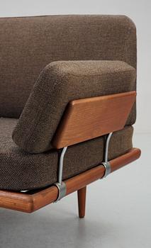 SOFFA, Peter Hvidt & Ola Mölgaard, France & Daverkosen, Danmark.