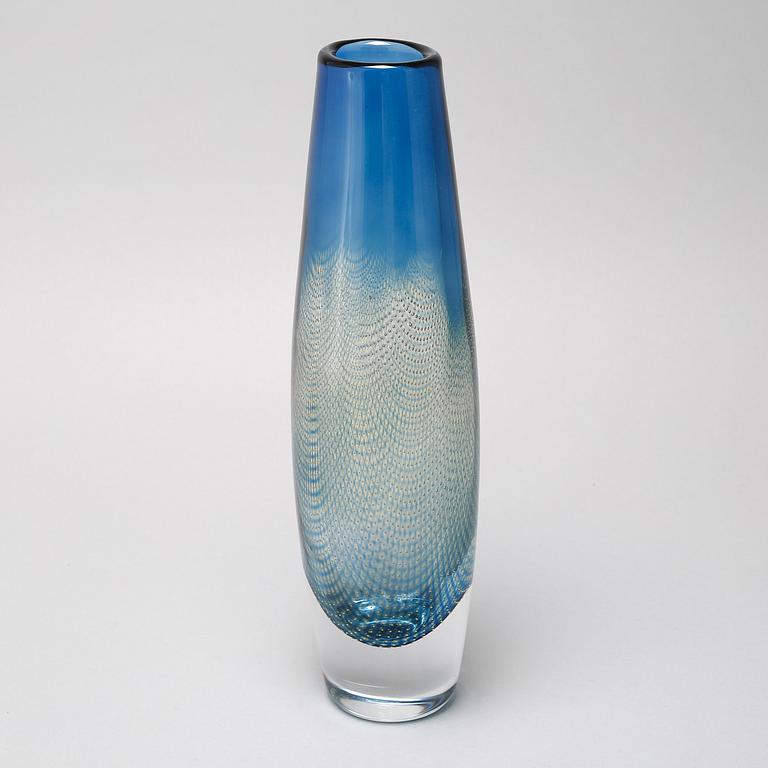 SVEN PALMQVIST, vas, glas, "Kraka", Orrefors, numrerad 323 och signerad.