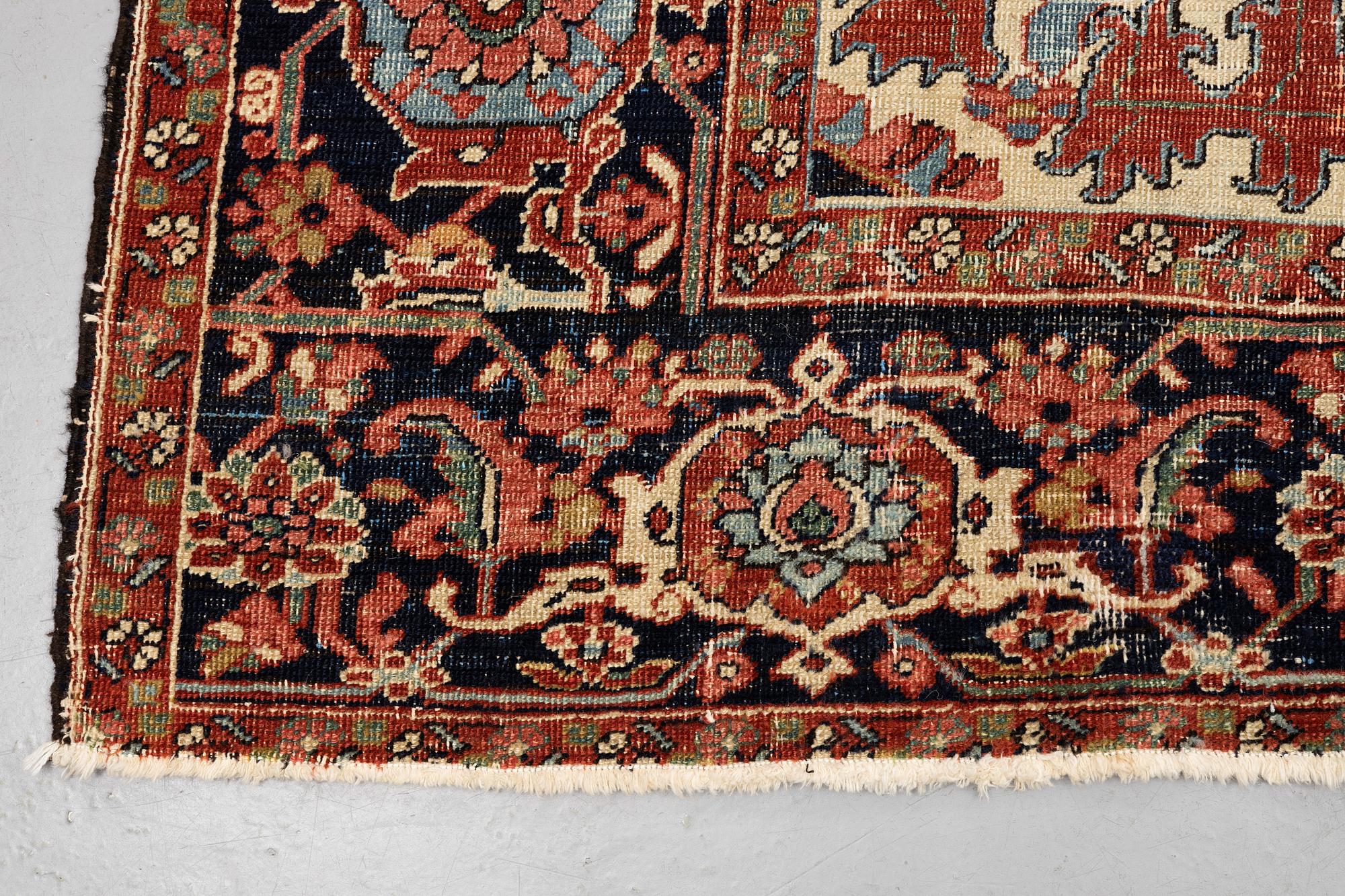 Matta, antik Heris, ca 375 x 280,5 cm.