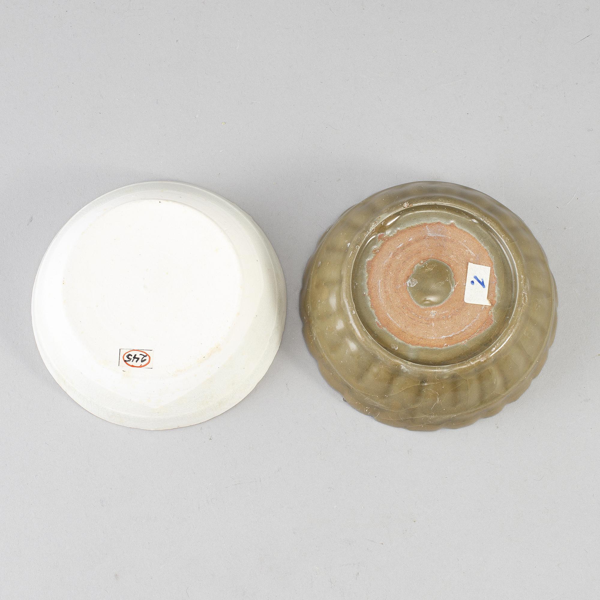 Seven Chinese ceramic dishes, 20th century.