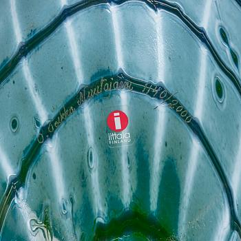 Oivo Toikka, fågel, "Martin hanhi", för 80-årsjubileet av Finlands självständighet, Nuutajärvi Notsjö, Iittala, Finland.