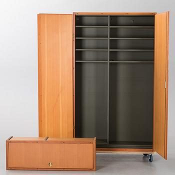 SKÅP, 2 delar, "Boligens Byggeskabe", Börje Mogensen och Grethe Meyer.