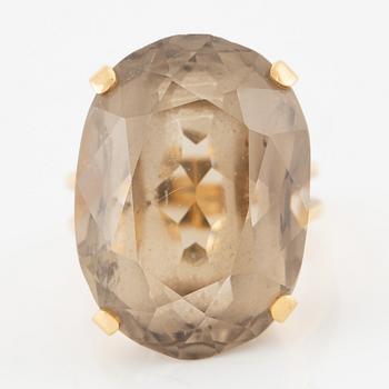 Ring, 18K gold with smoky quartz.