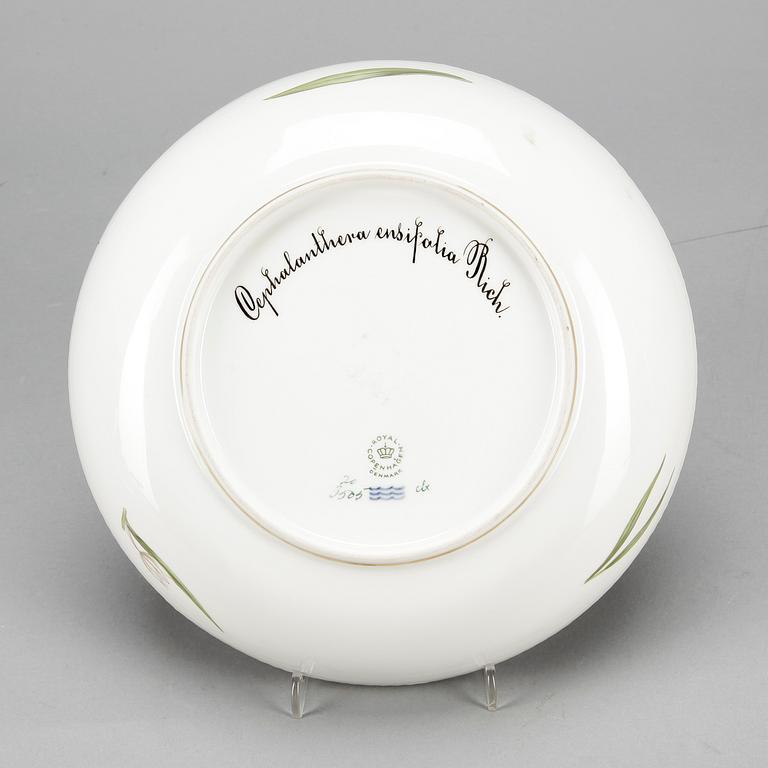 SKÅLFAT, porslin "Flora Danica", Royal Copenhagen, 1900-tal.