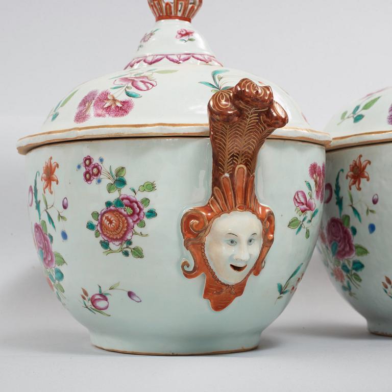 An export porcelain famille rose dinner service, Qing dynasty, Qianlong (1736-1795), (59 pc).