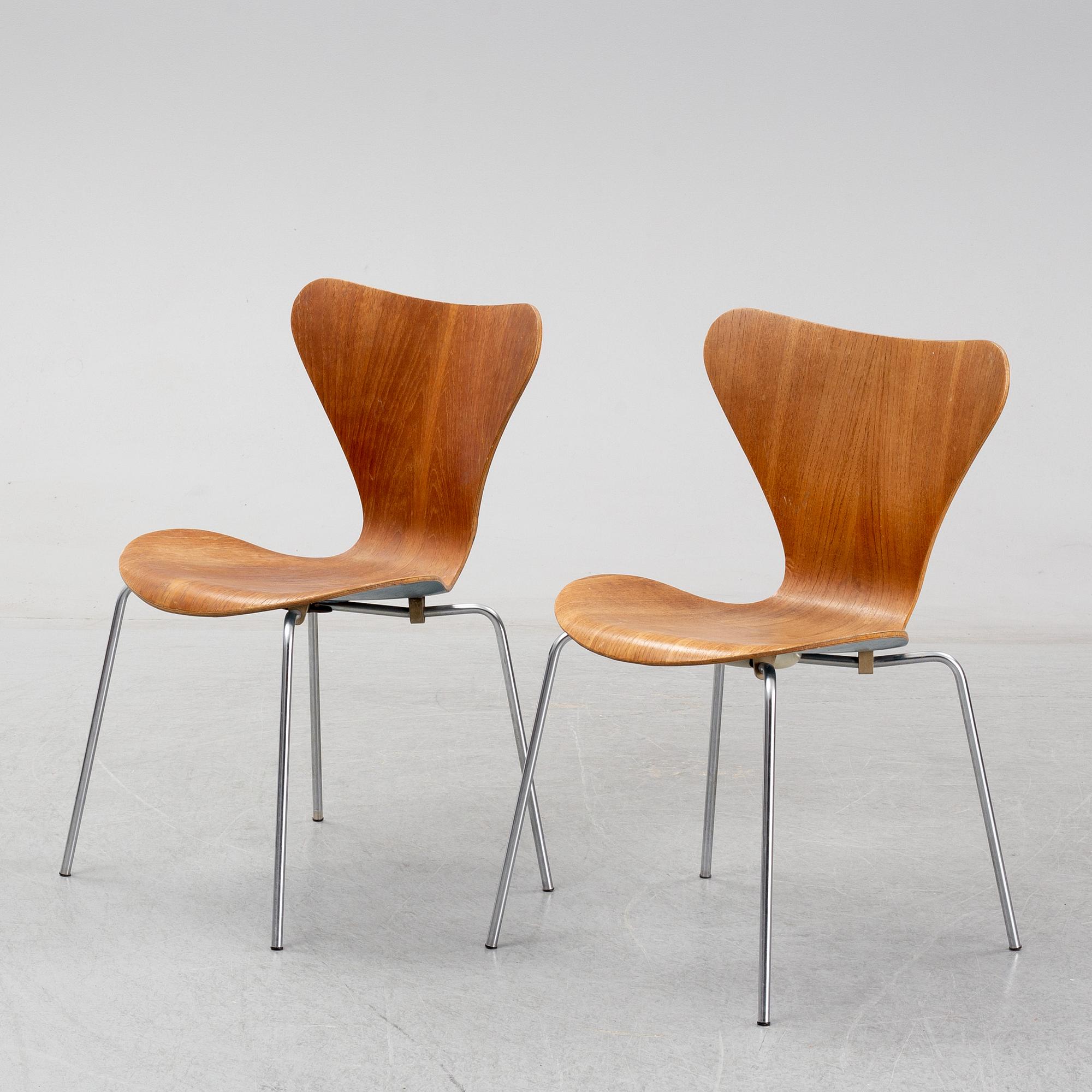 Series 7 Chair in Teak by Arne Jacobsen for Fritz Hansen