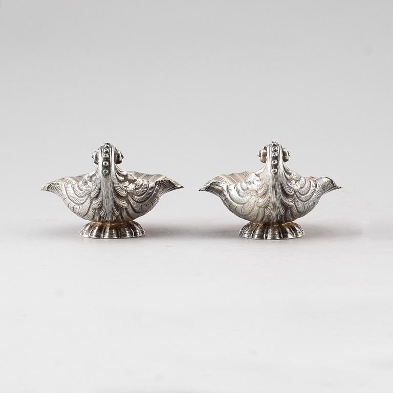 SKÅLAR, 2 st, silver 800, 1900-talets första hälft. Vikt ca 157 g.