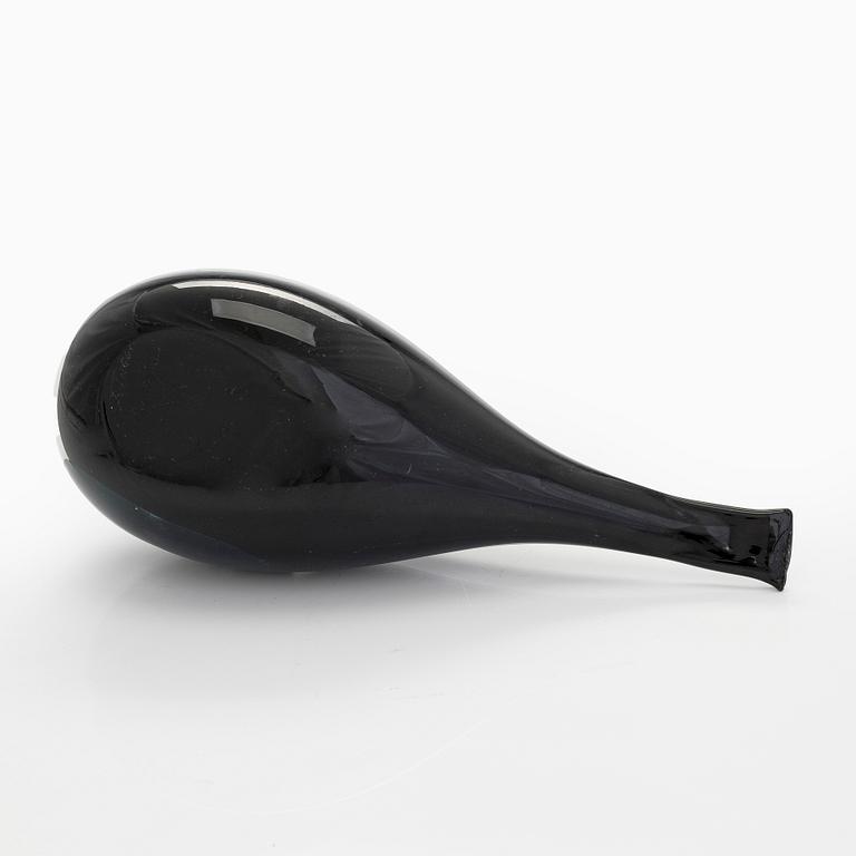 Oiva Toikka, a glass bird, signed O. Toikka Nuutajärvi.