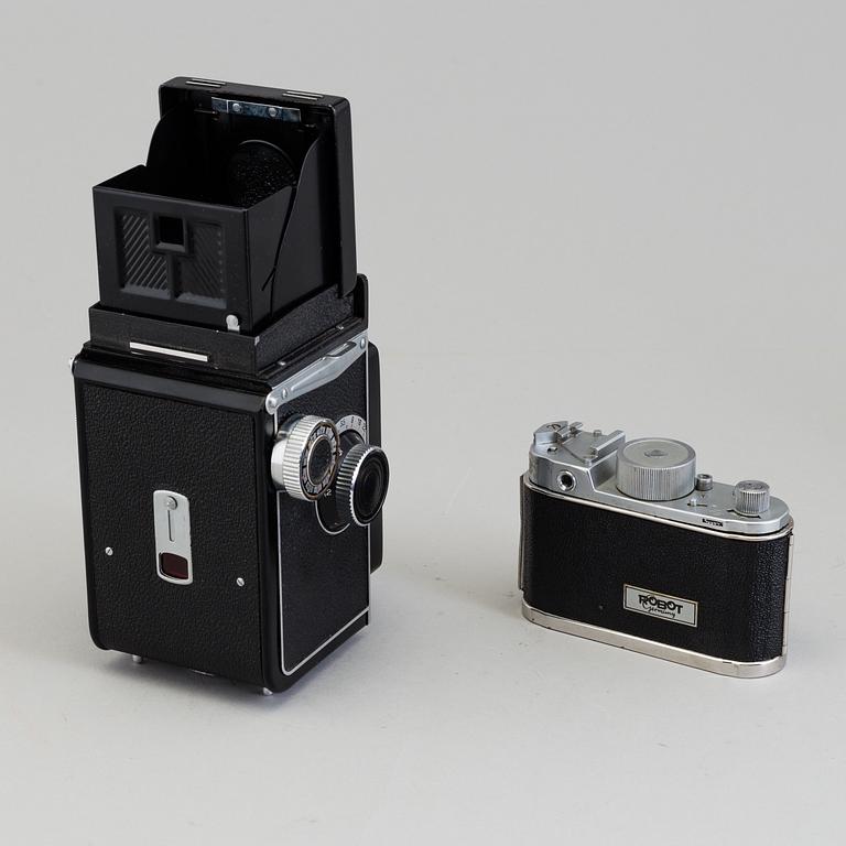 A Yashica-A and a Robot Star camera, mid 20th century.