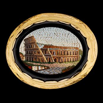 142. BROSCH, mikromosaik, med motiv från Colosseum.