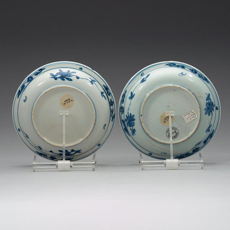 Two blue and white dishes, Ming dynasty, Wanli (1573-1620).