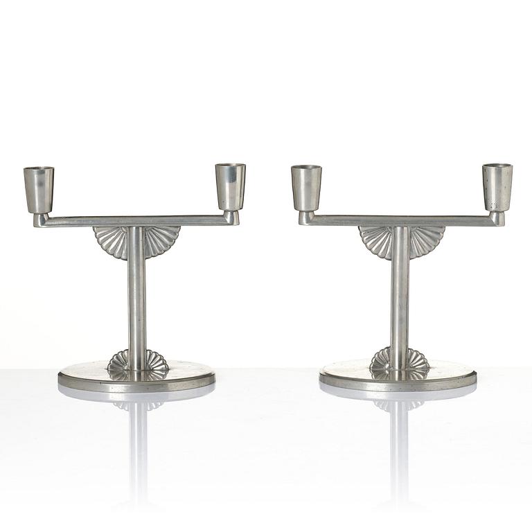 Ljusstakar, ett par, tenn, Knut Eriksson & Co, Eskilstuna, 1932.