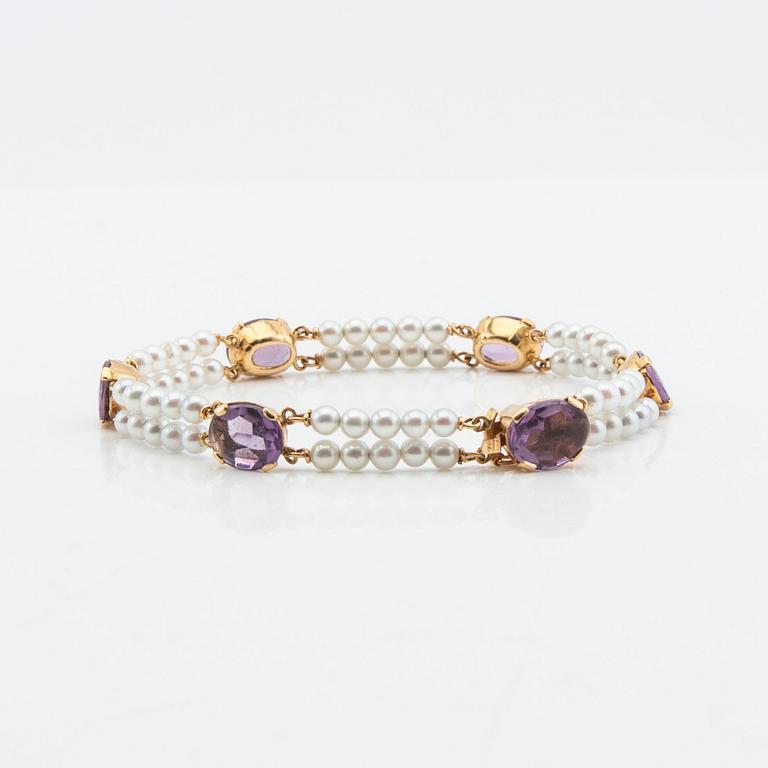 Bracelet, Engelbert, 18K gold with amethysts and pearls.