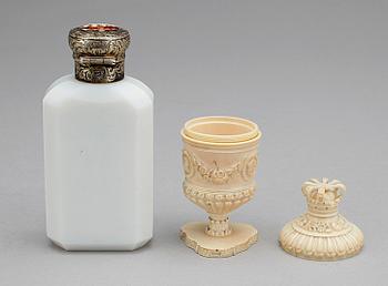 FLAKONG samt DOSA, 2 st, ben, metall, glas, 1800/1900.