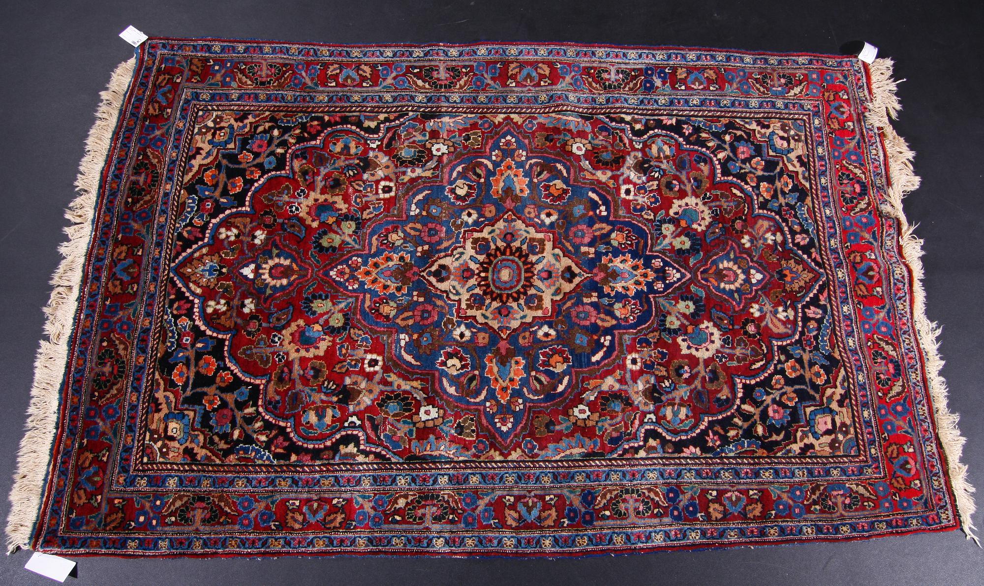 MATTA, orientalisk. ca. 217x138.