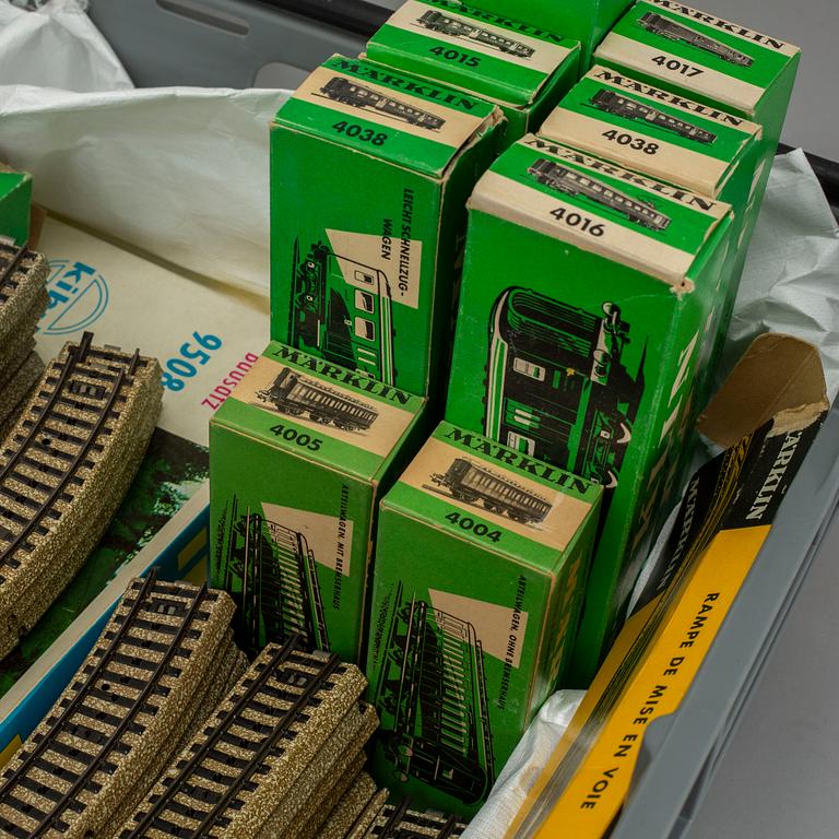 MÄRKLIN, H0, Lok, vagnar och räls.