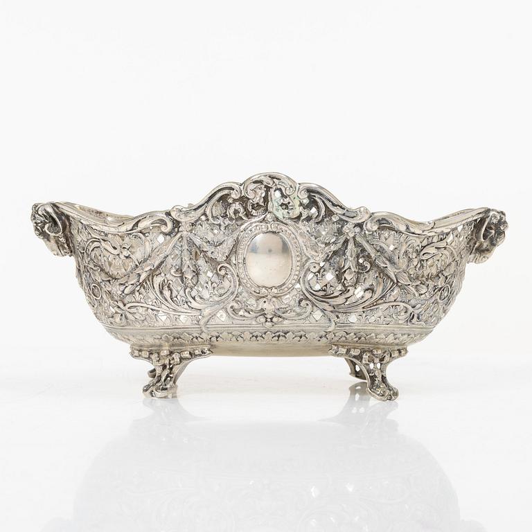 A Louis XVI-style silver bowl, with Swedish import marks, early 20th century.