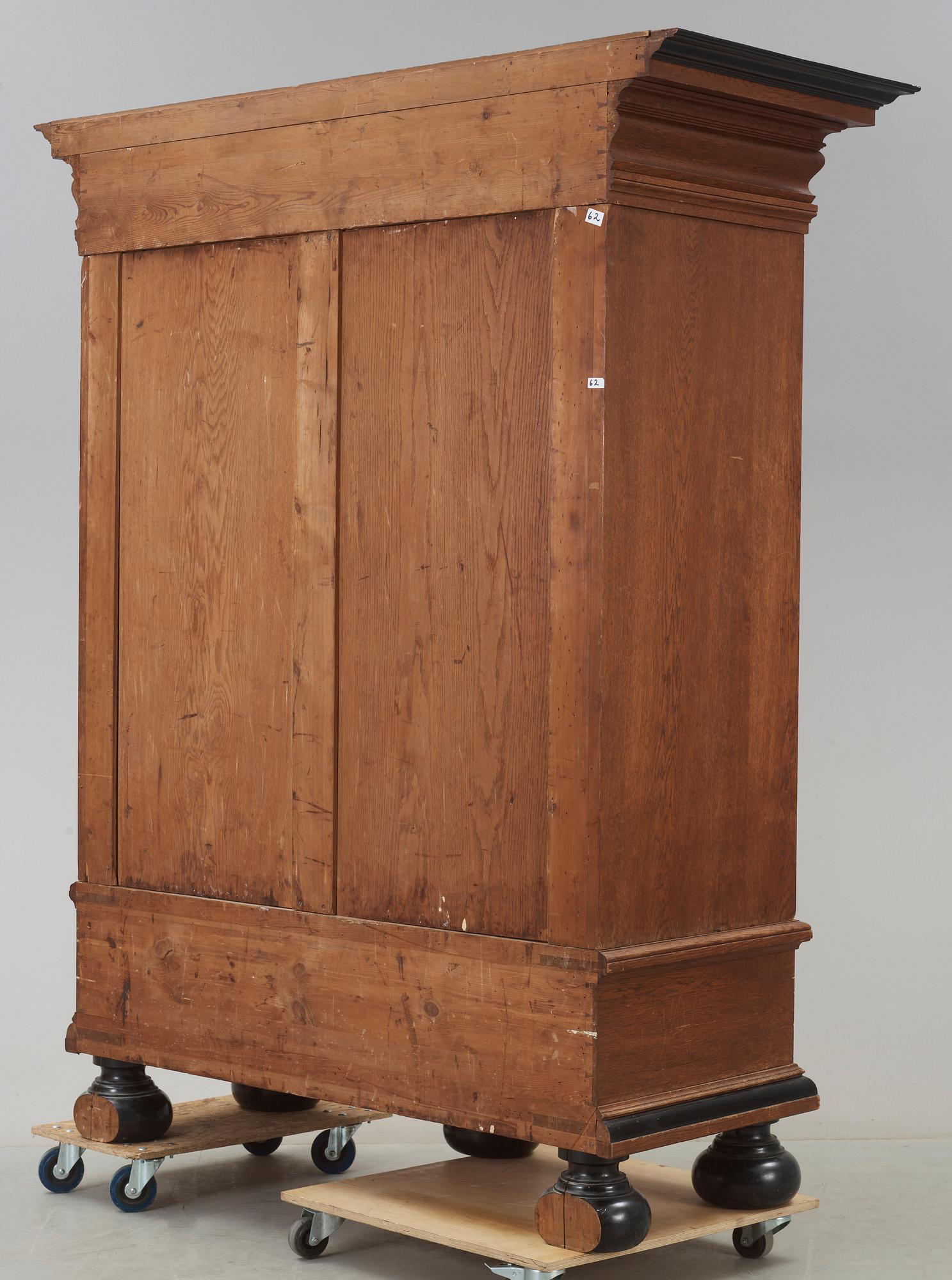 SKÅP, barockstil, 1900-talets första hälft.