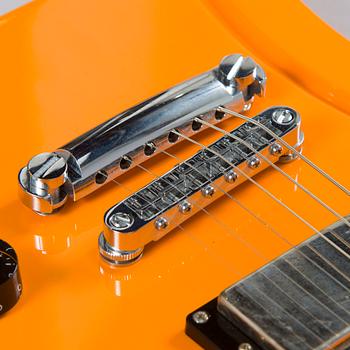 Eero Aarnio, kitara, " Copacabana Guitar", signeerattu Eero Aarnio, Lottonen Guitars, 2006.