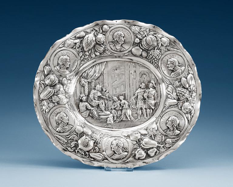 A GERMAN SILVER PLATE, Makers mark of David Bessman, Augsburg 1640-1677. The Continence of Scipio.