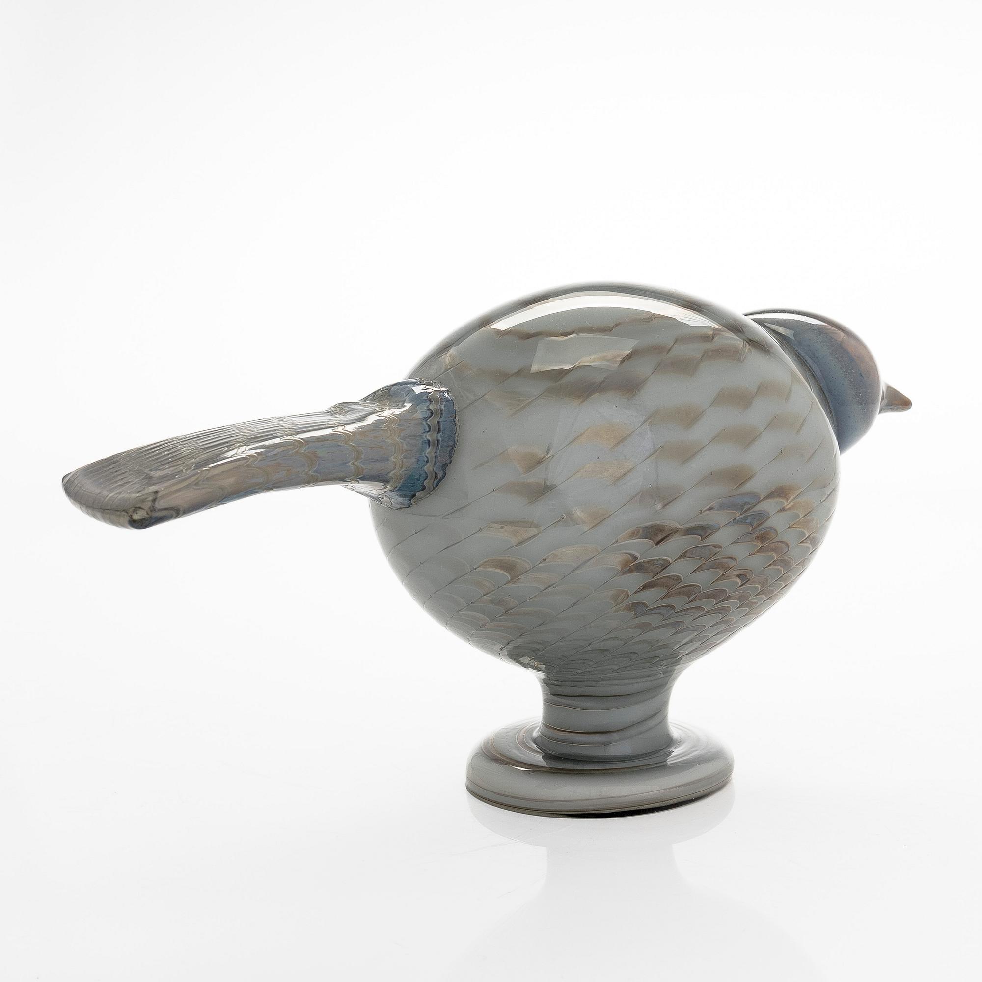 Oiva Toikka, a 'Pigeon' glass bird, signed O. Toikka Nuutajärvi.