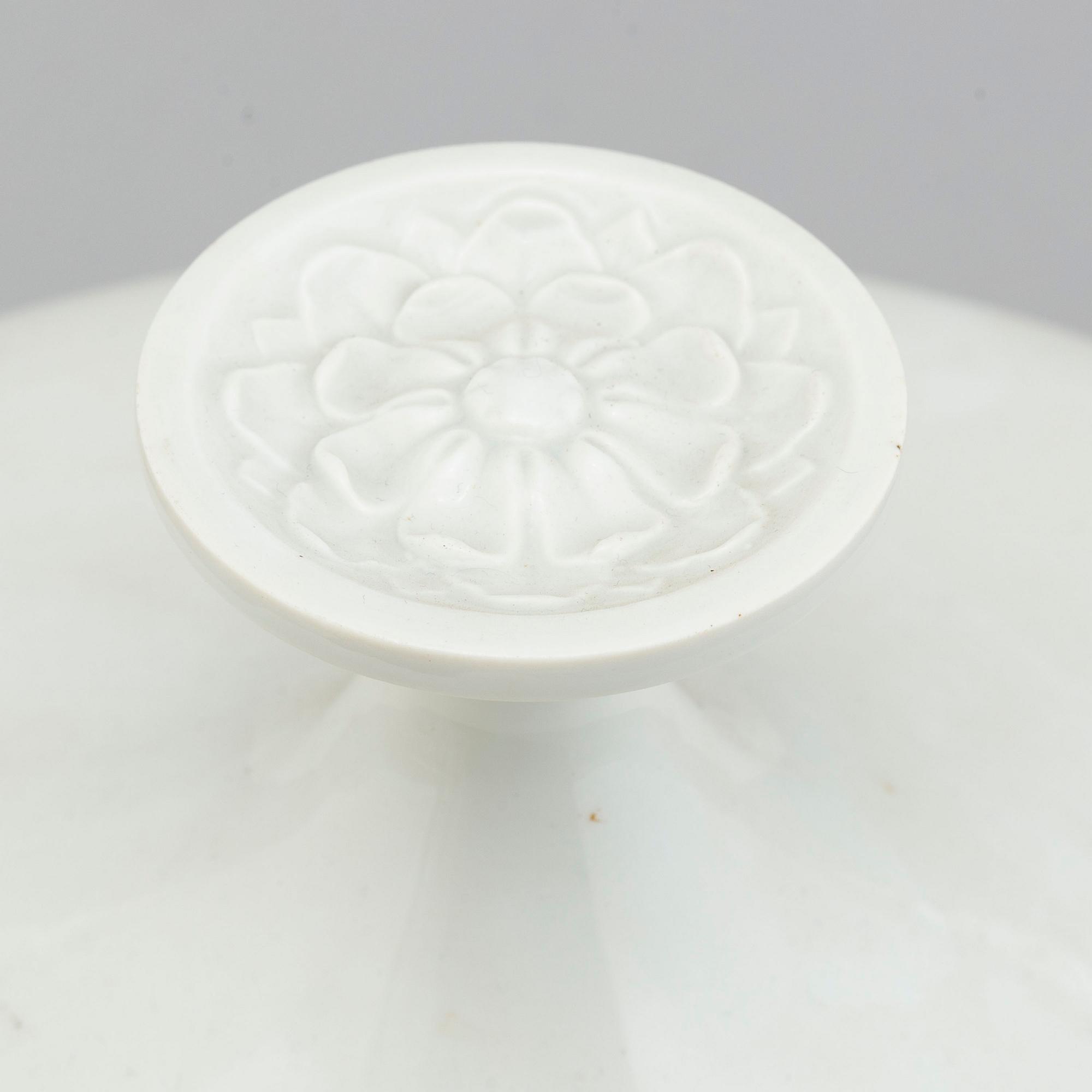 A Berlin tureen with cover, 19th century.