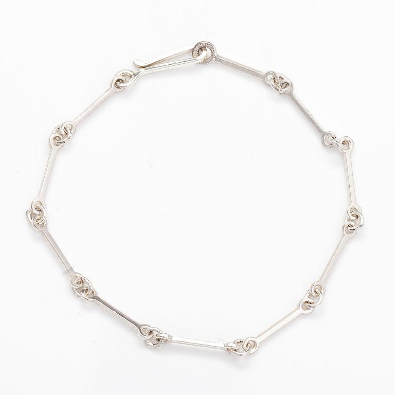 BJÖRN WECKSTRÖM, A sterling silver necklace "Nectaris" with acrylic and a bracelet. Lapponia 1978 and 1998.