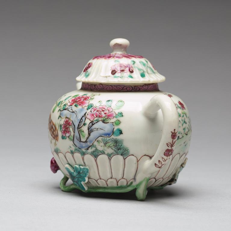 A famille rose tea pot with cover, Qing dynasty, 18th Century.