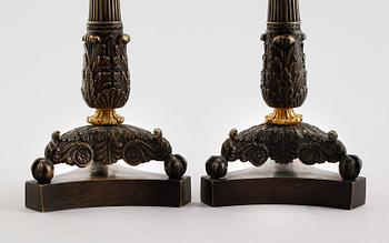LJUSSTAKAR, 1 par, brons, senempire, 1800-talets första hälft.