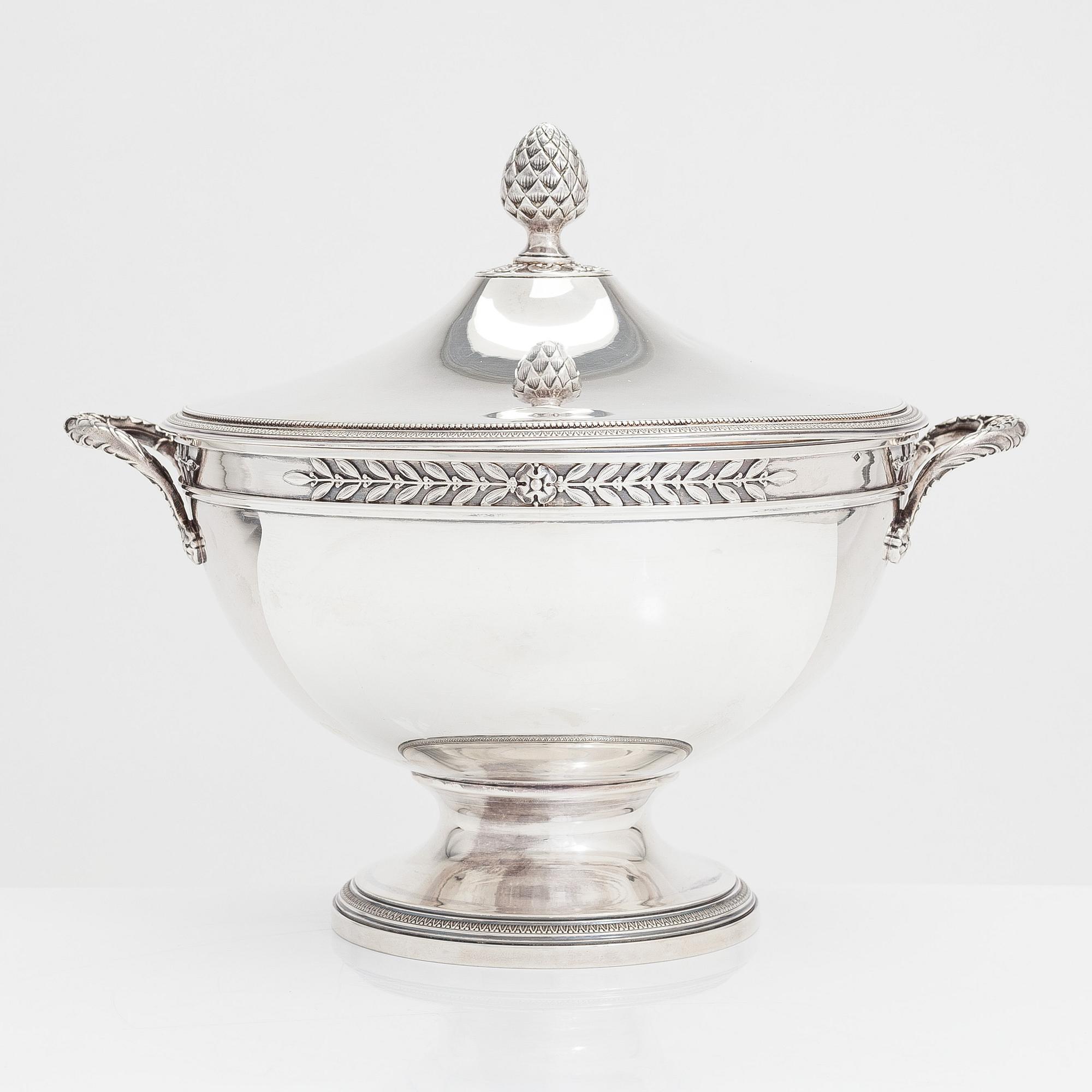 Olier & Caron, an Empire style silver bowl, Paris, France 1910-36.