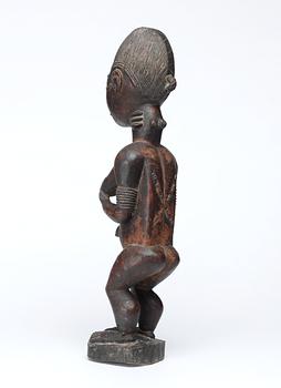 FETISCH. Trä. Baoule-stammen. Côte d'Ivoire (Elfenbenskusten) omkring 1940-1950. Höjd 47,5 cm.