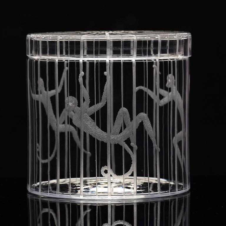 Edward Hald, an engraved lidded "Apburen" jar, Orrefors 1930.